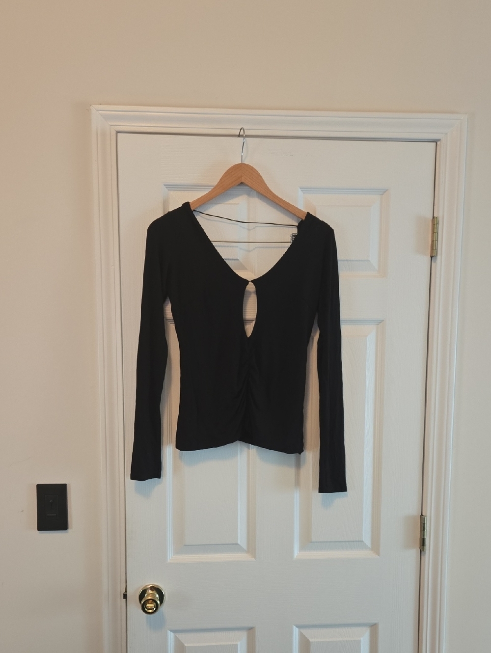 Marciano Black Long-Sleeve Keyhole Ruched Top